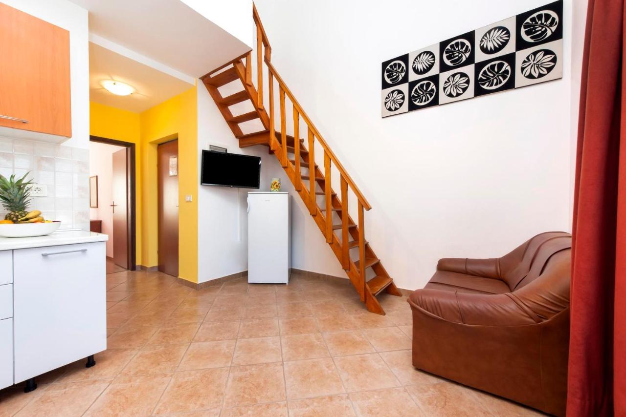 Apartments Adria Rovinj Eksteriør bilde